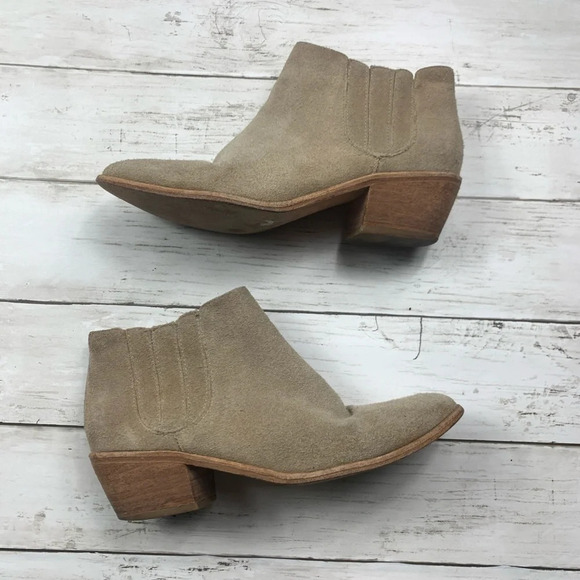 Joie Barlow Suede Tan Ankle Boots Pointed 37 Booties Cream - Picture 1 of 13
